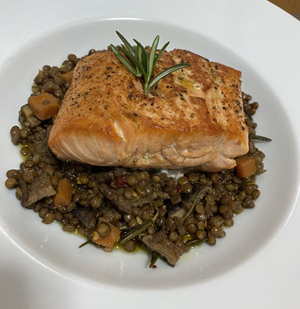 seared salmon with lentils