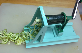 Spiral vegetable slicer - Wikipedia